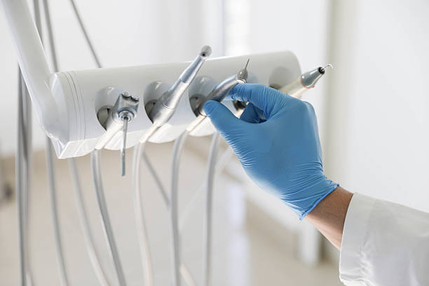 Professional Emergency Dentist technician working in Silver Spring, MD
